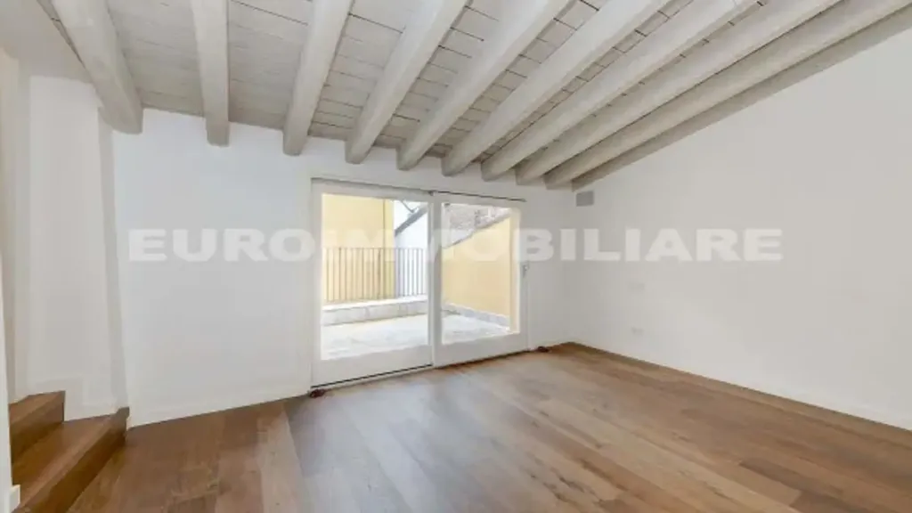 Pièces - Luxury Penthouse with Panoramic View in Brescia