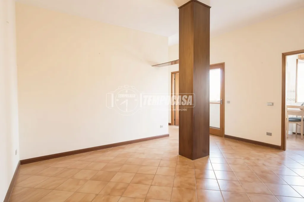 Toad - Triplex in Centre with Balcony in Sedriano