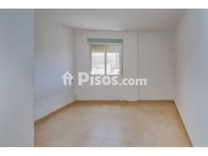 Rooms - Flat for Renovation in Roquetas de Mar