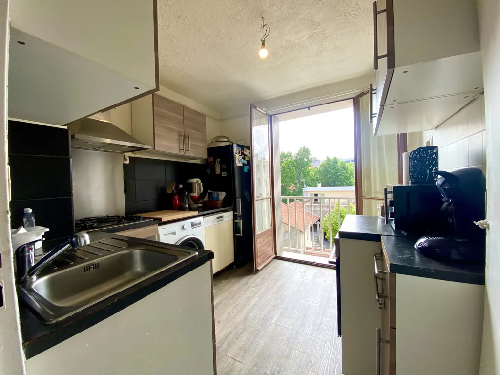 Kitchen - T3/4 Apartment with Balcony in Marseille