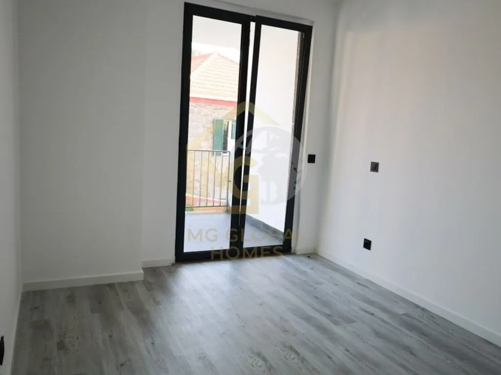 Pièces - Refurbished Villa with Balcony in Sao Goncalo