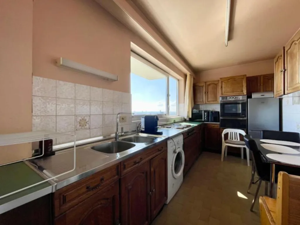 Köök - Apartment with City View in Ganshoren
