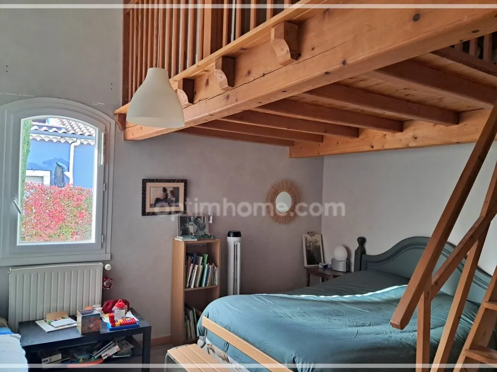 Chambres - Maison avec Piscine et Bureau à Montélimar