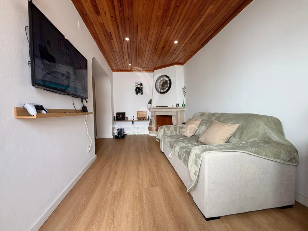 Séjour - Renovated T2 House in Quinta do Anjo Centre