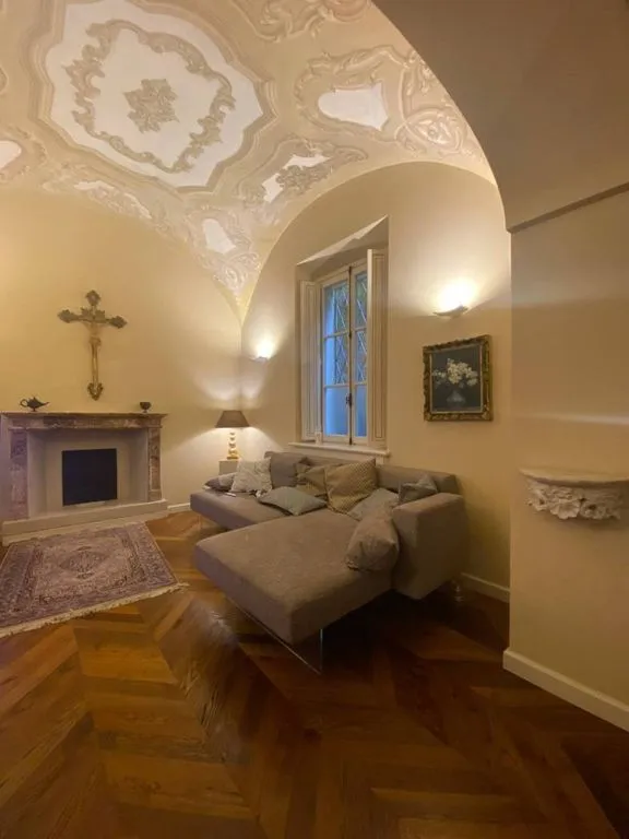 Elutuba - Luxury Flat with Private Entrance in Piacenza
