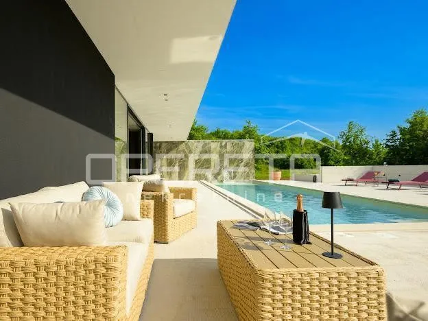 Bassein - Designer Villa with Infinity Pool near Grožnjan