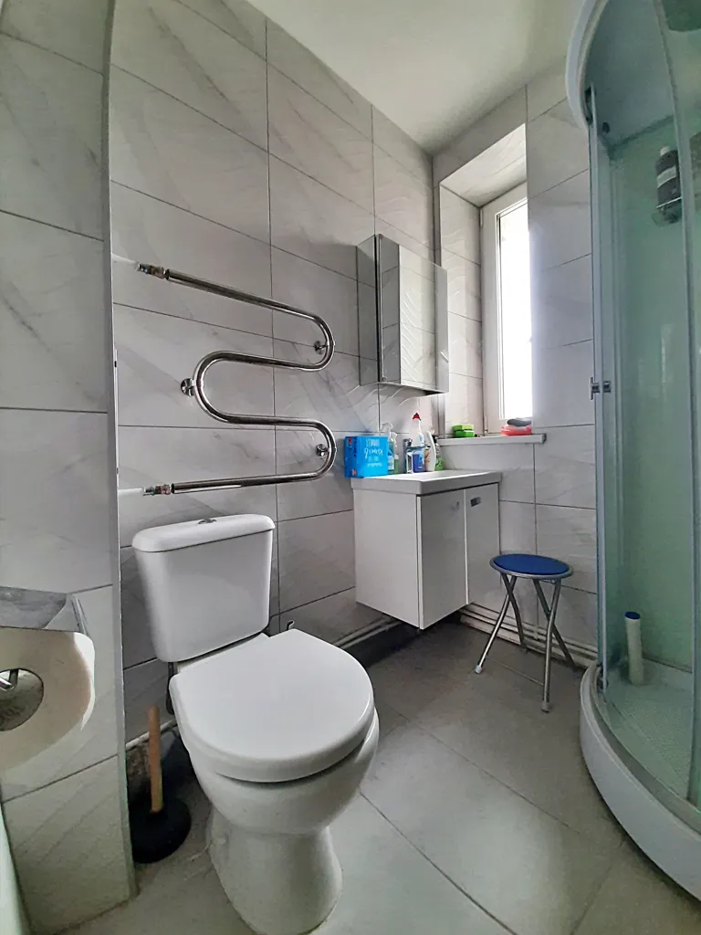 Salles de bain - Two-Bedroom Apartment with Balcony in Biržai