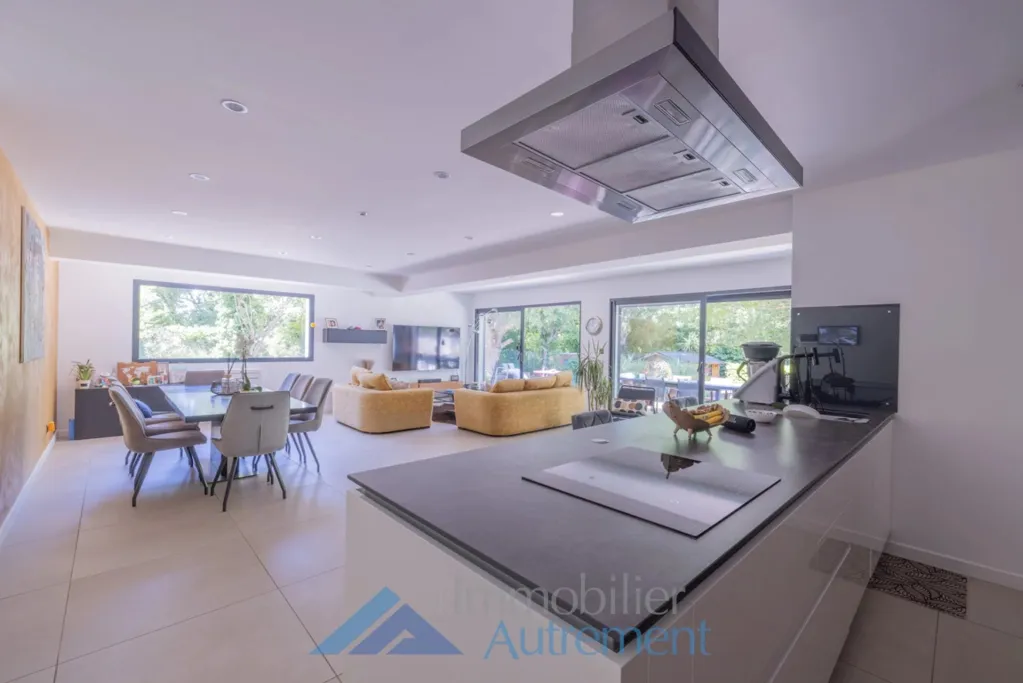 Cucina - Renovated Villa with Pool in Puyricard