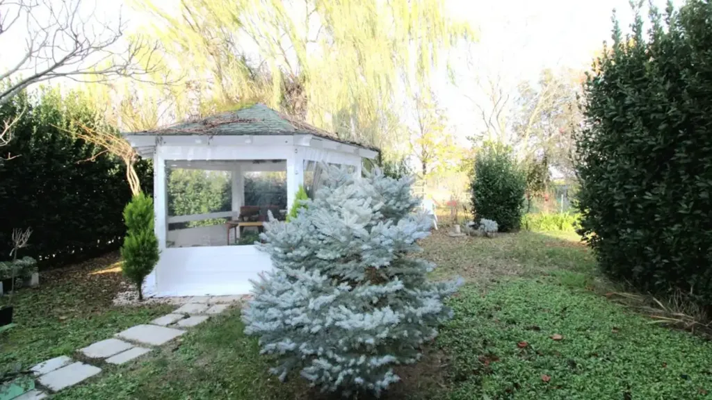 Garden - Rustic Villa with Garden in Cesena