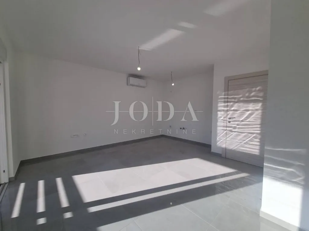 Pièces - Apartment with Terrace in Vinodolska