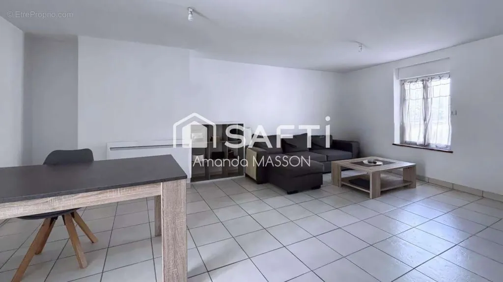 Séjour - Immeuble avec 3 Appartements à Saint-Rémy-sur-Avre