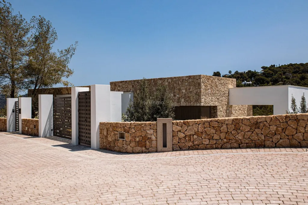 Exterior - Detached Villa with Golf Course Views in Santa Eulalia