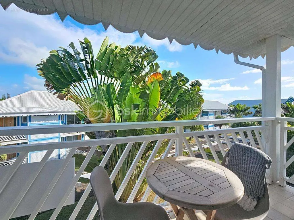 Terrace - Studio with Pool and Beach Access in Saint François