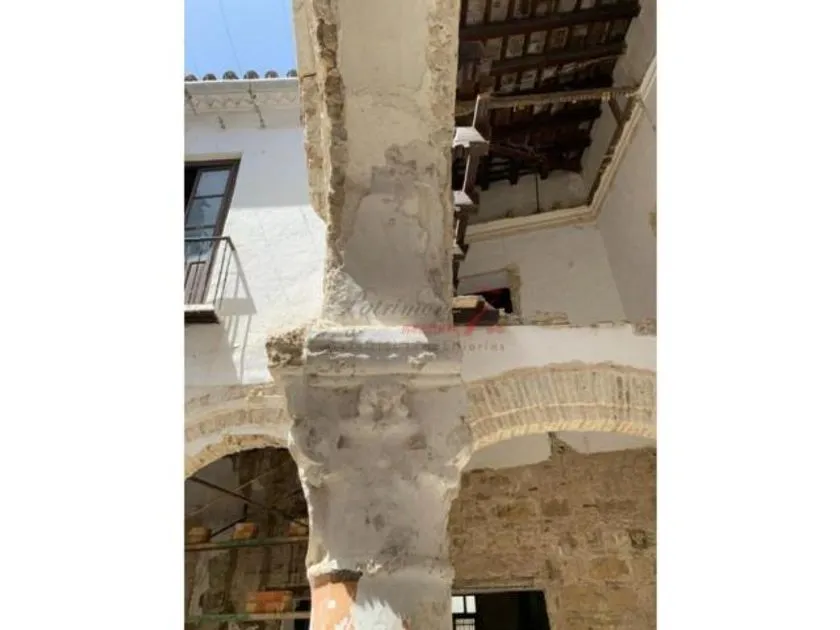 Giardino - Historic Chalet with Arched Patios in Jerez