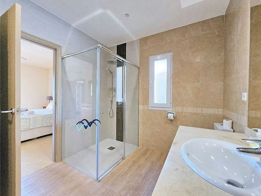 Bathrooms - Chalet with Pool and Sea View in Golf Area