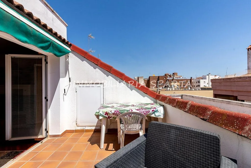 Terrasse - Charming Duplex with Terrace in City Centre