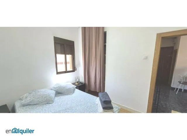 Magamistoad - Student Flat with Balcony in Montcada