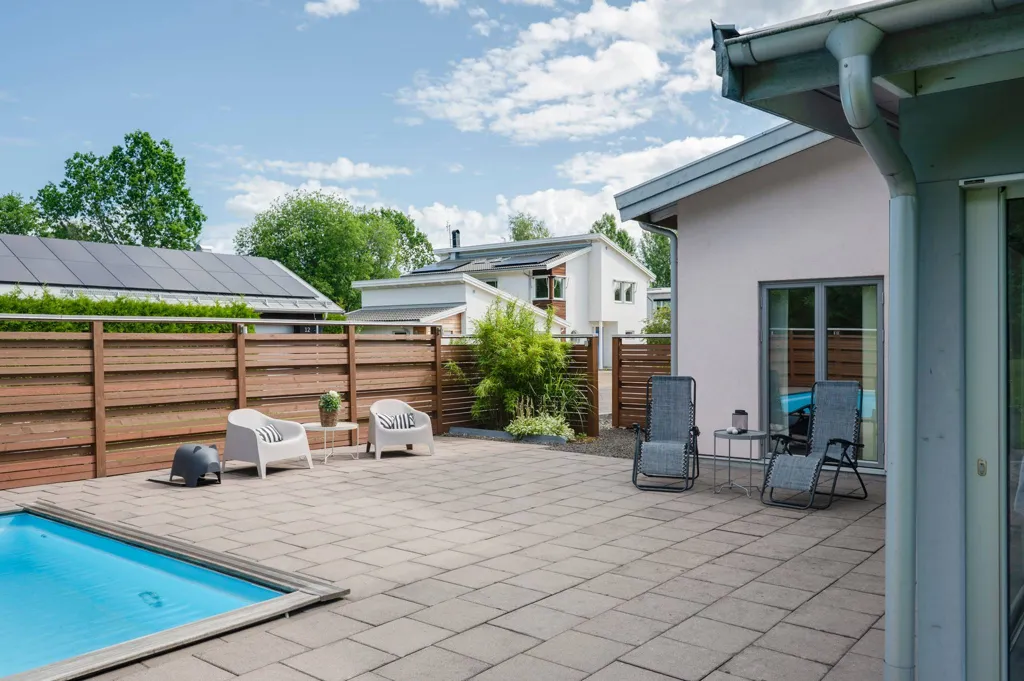 Piscine - High-Quality Villa with Pool in Adolfsberg