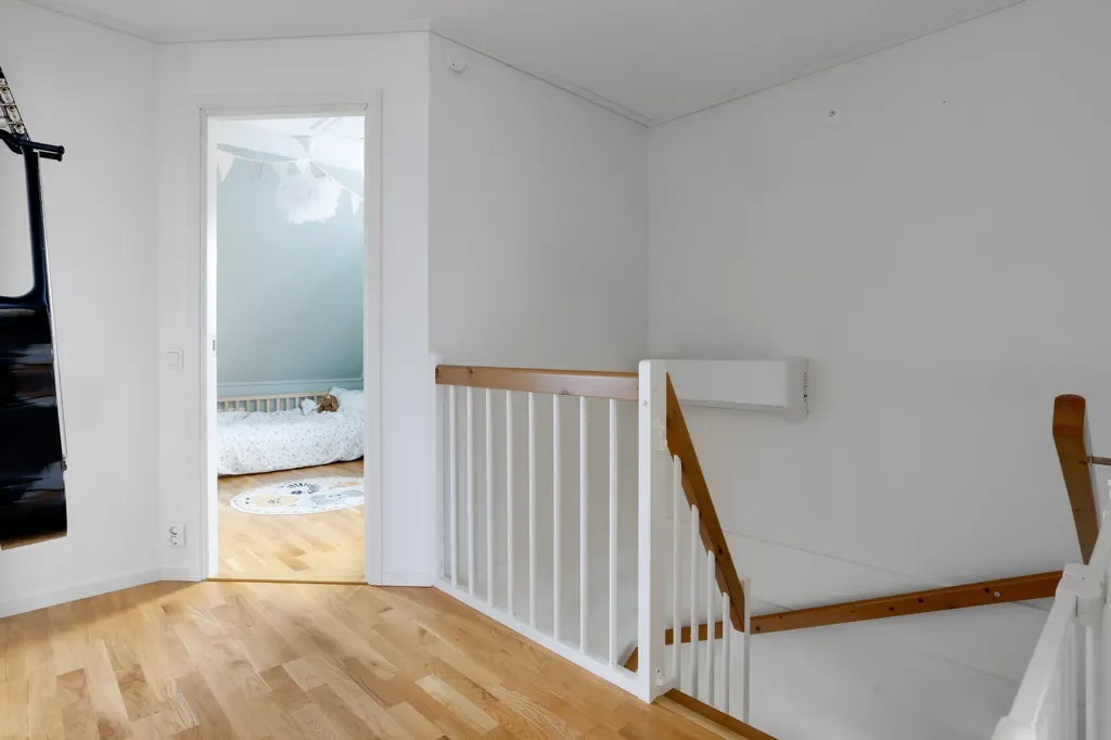 Entrée - Modern Apartment with Balcony in Ekeby-Almby