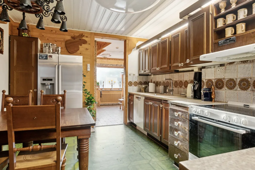 Cuisine - Commercial Property with Workshop in Värsjö