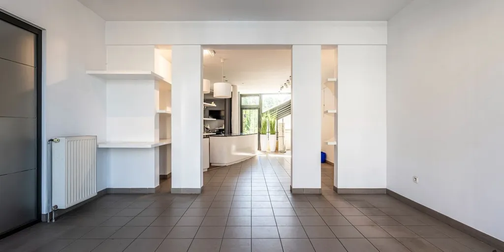 Entrée - Maison Rénovée avec Jardin Naturel à Mol