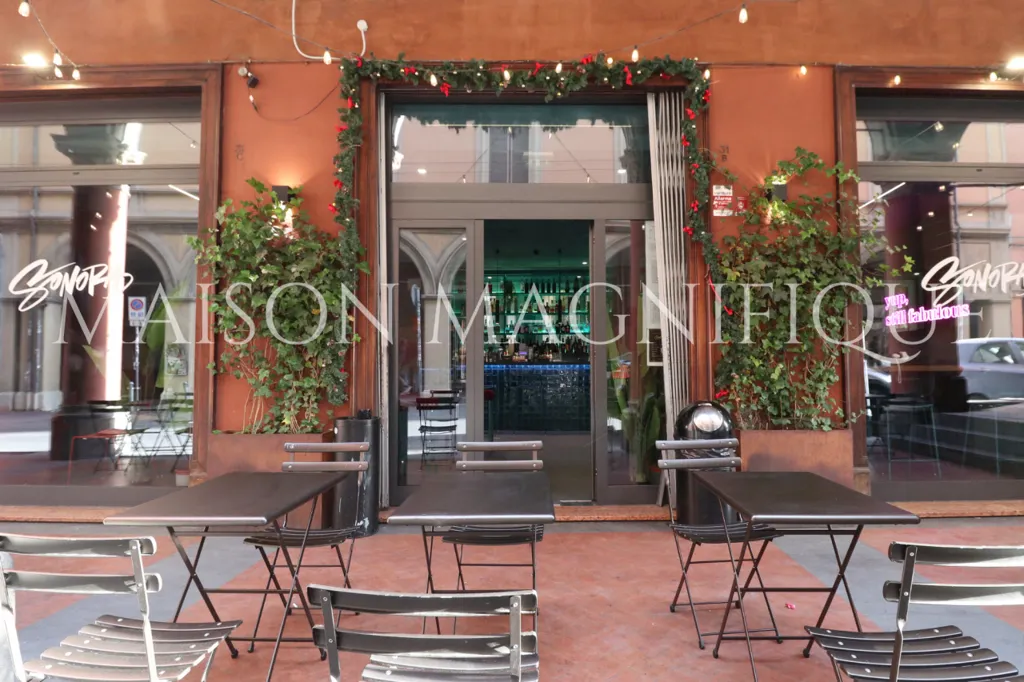 Välivaade - Established Bar with Chimney in Bologna