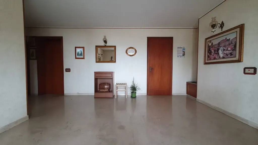 Entrée - Rustic-Style Apartment with Balcony in Mirandola