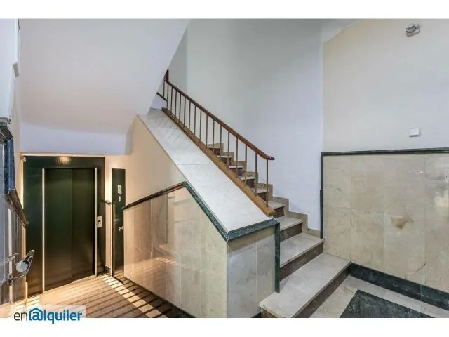 Rooms - Modern Flat with Lift in Granada