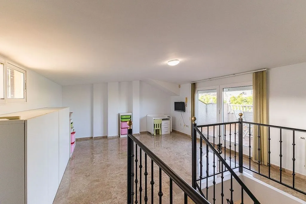 Entrée - Terraced Semi-Detached House in Picanya
