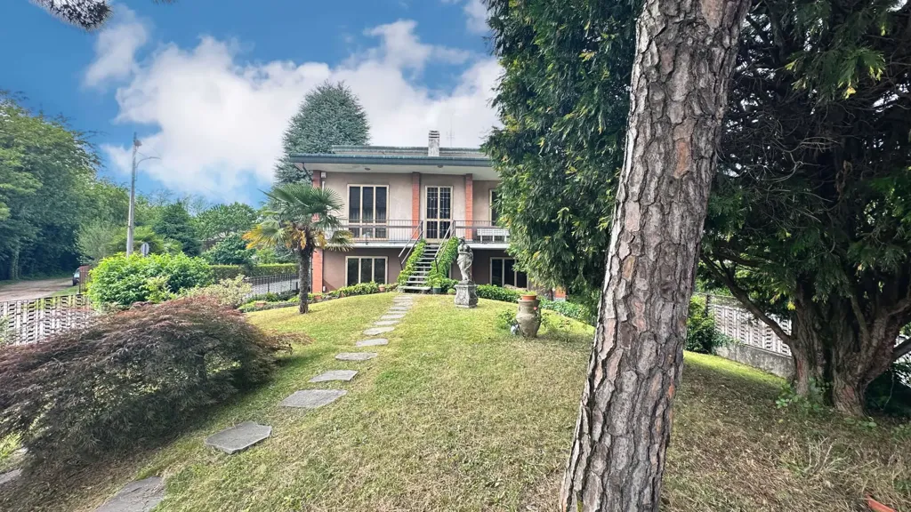 Extérieur - Villa with Private Garden in Castano Primo