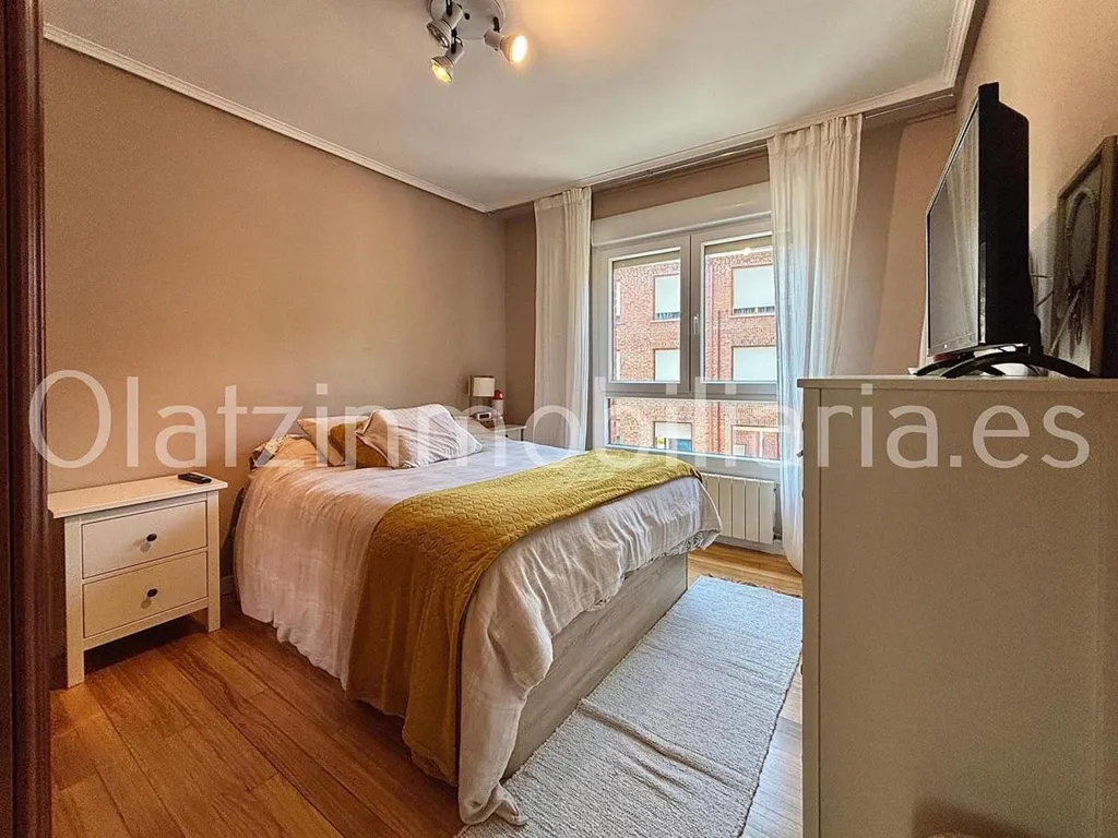 Bedrooms - Bright Apartment with Terrace in Zalla Centre