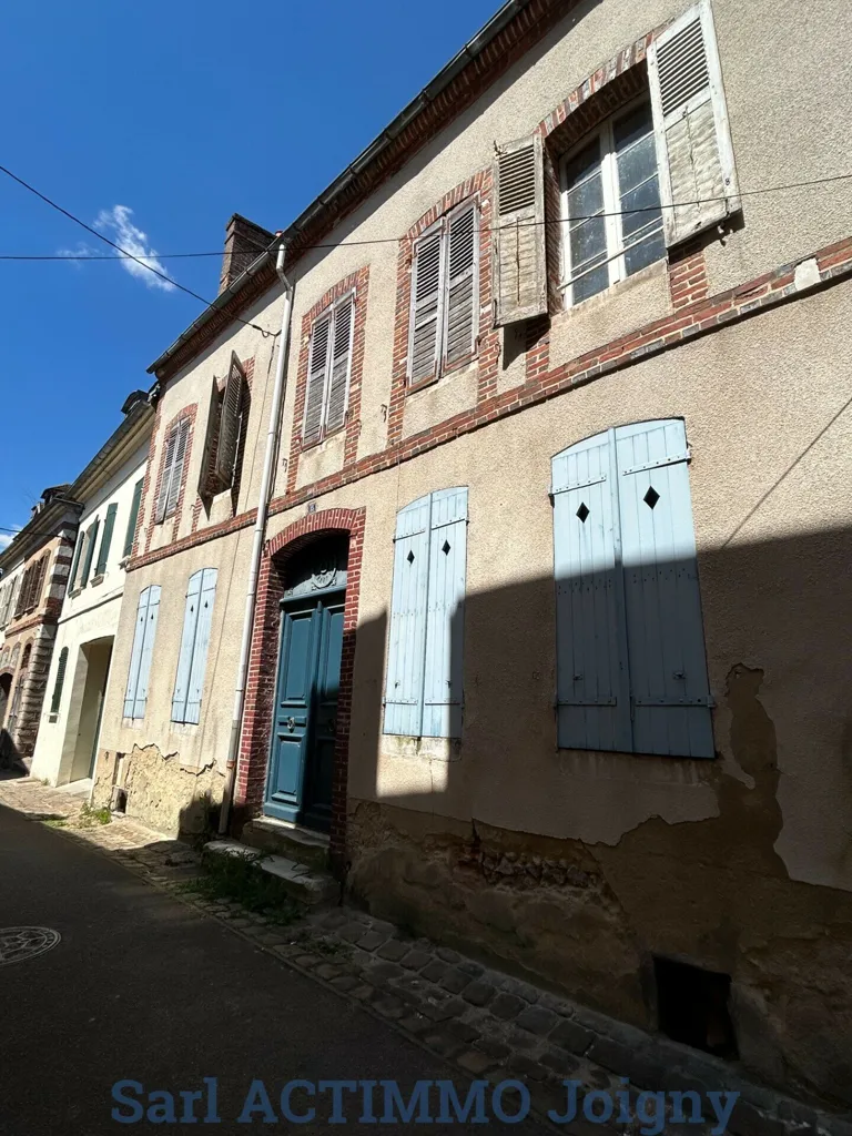 Esterno - Historic House for Renovation in Joigny