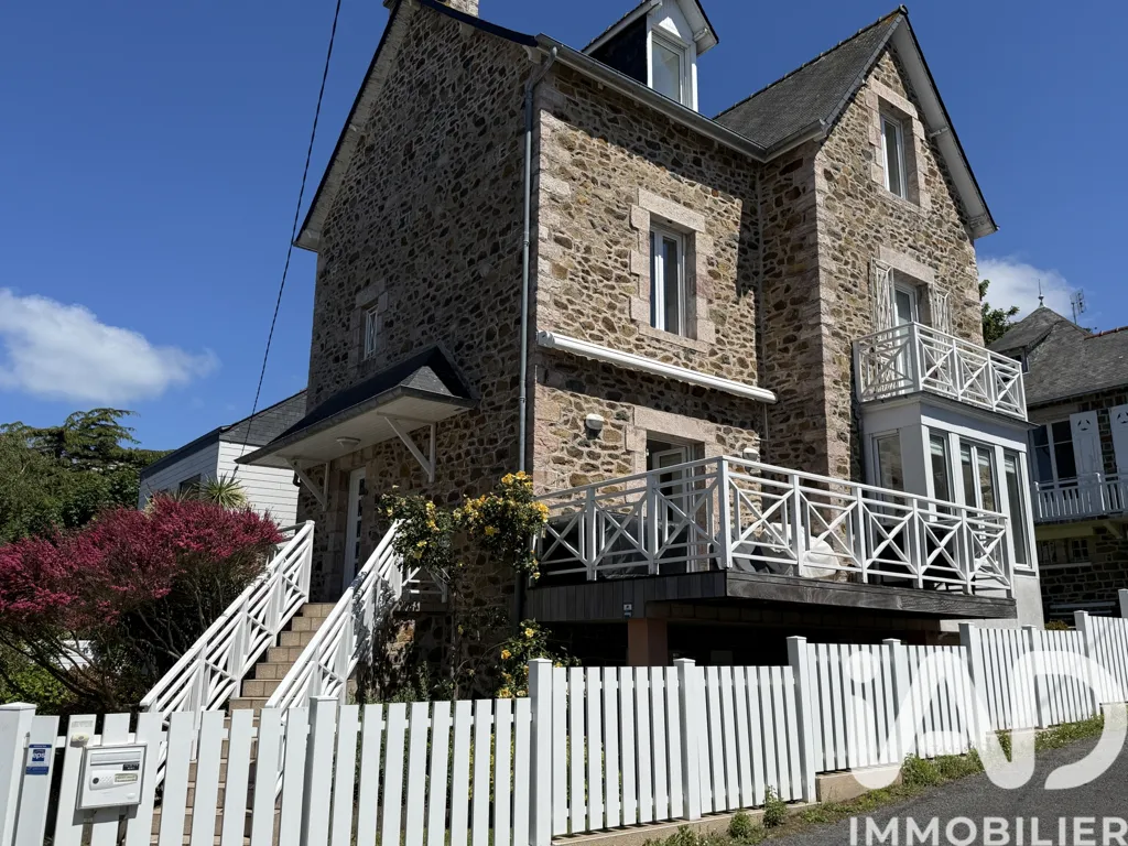 Välivaade - Villa with Sea View in Val-André