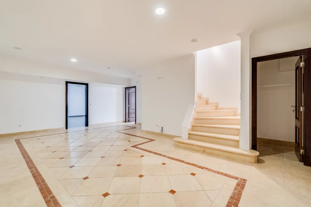 Esik - Detached Villa with Pool in Albufeira
