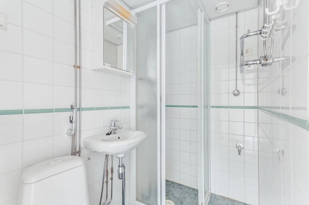 Salles de bain - Bright Studio Apartment in Haaga, Helsinki