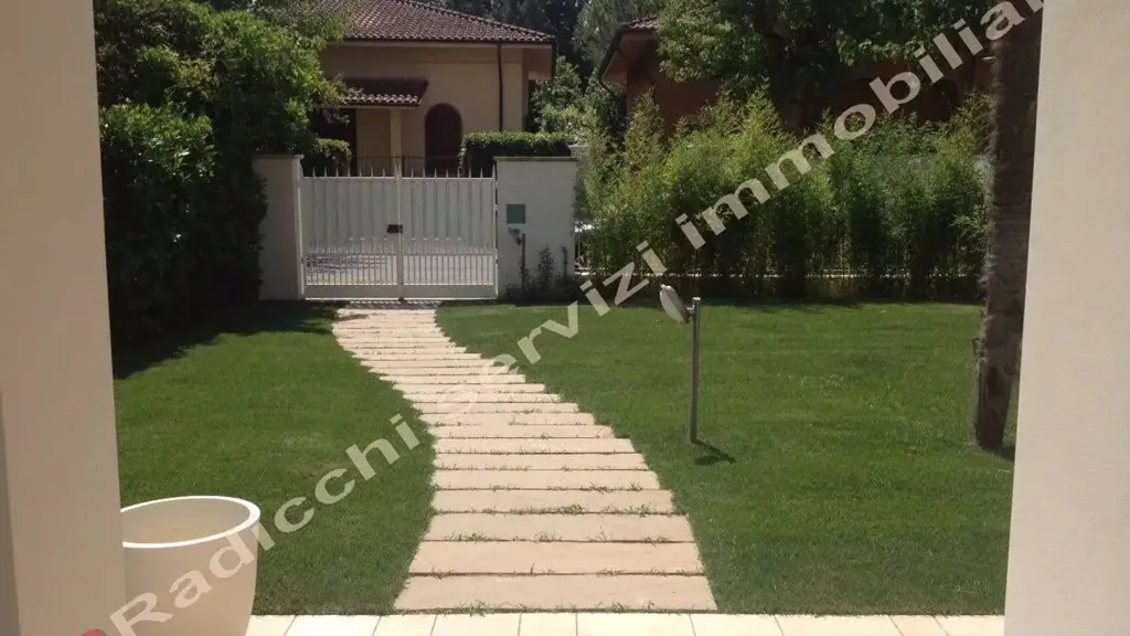 Garden - Newly Built Villa with Seafront Access in Forte Dei Marmi