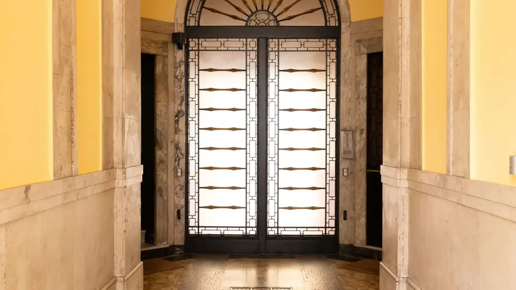 hallway_entrance