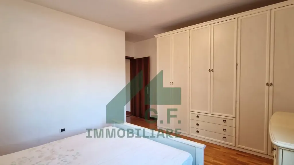Chambres - Apartment with Terrace in Lanzago Centre