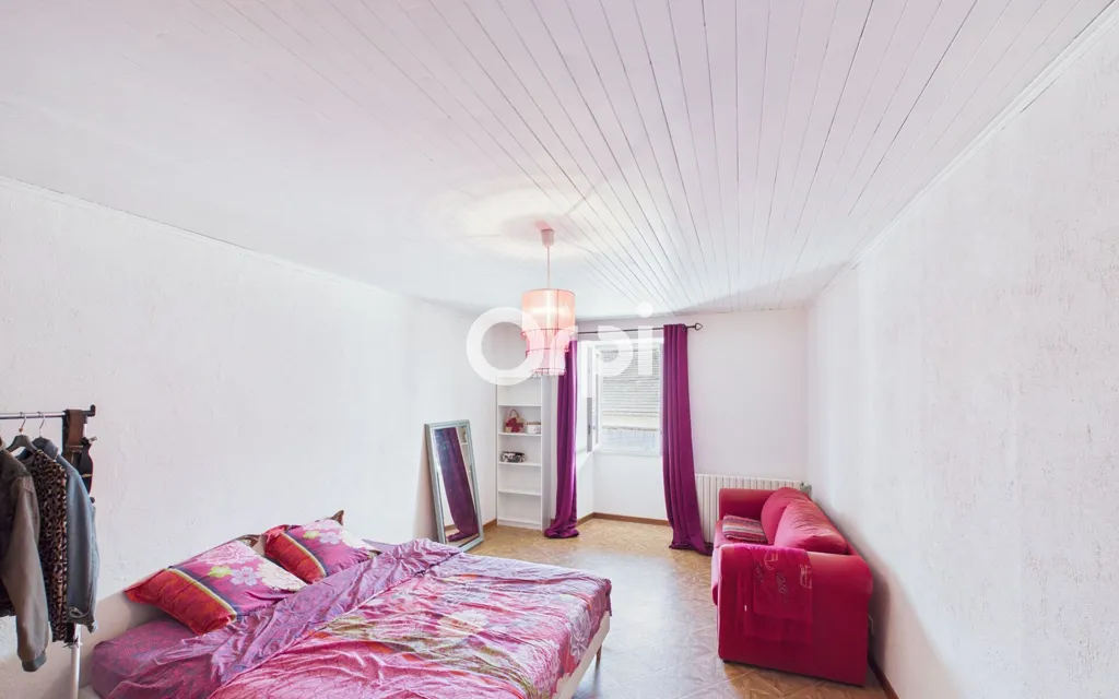 Bedrooms - Renovated Farmhouse with Garden in Vescles