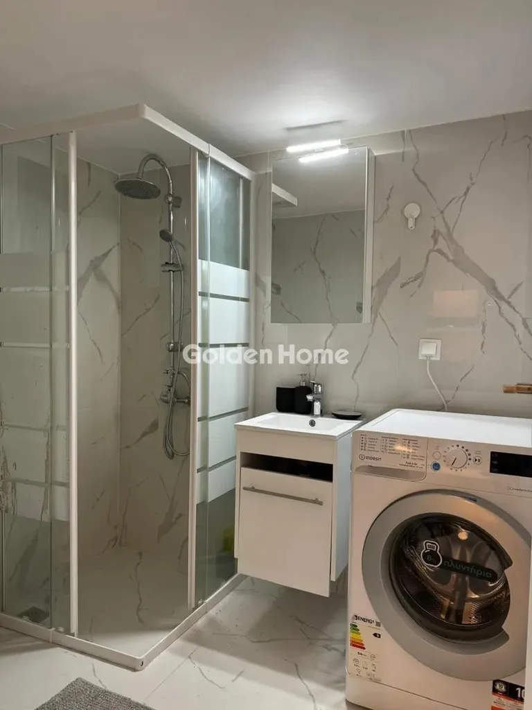 Vannitoad - Fully Renovated Flat with Balcony in Pagkrati