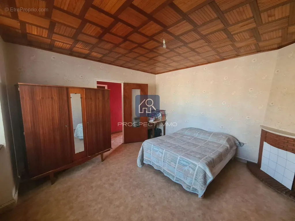 Magamistoad - Spacious House with Barn in Village Centre