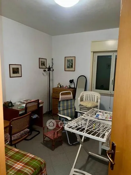 Bureau - Villa with Garden in San Cataldo