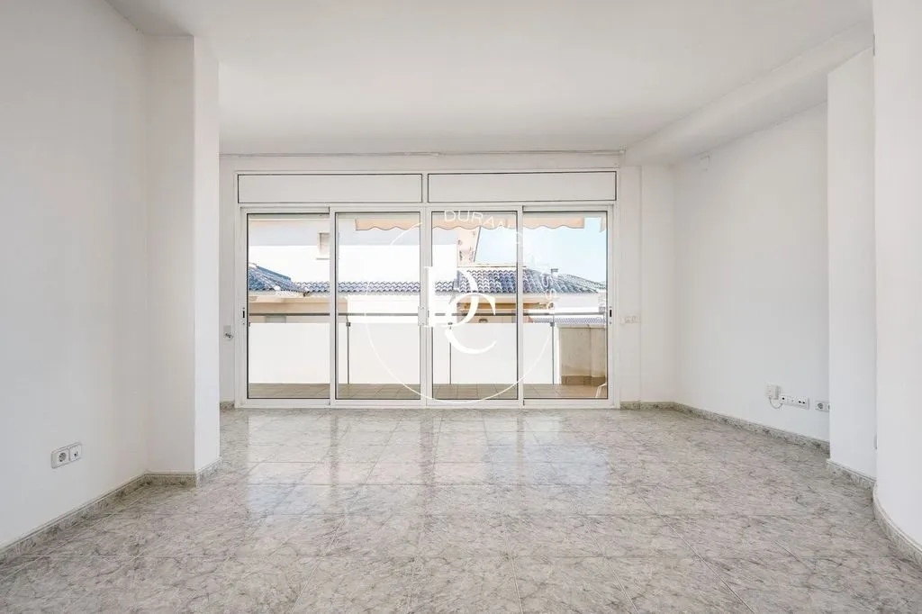 Pièces - Top-Floor Apartment with Pool in Can Pei