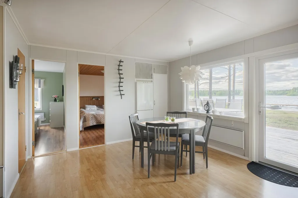 Dining Room - Cottage with Water View near Coast
