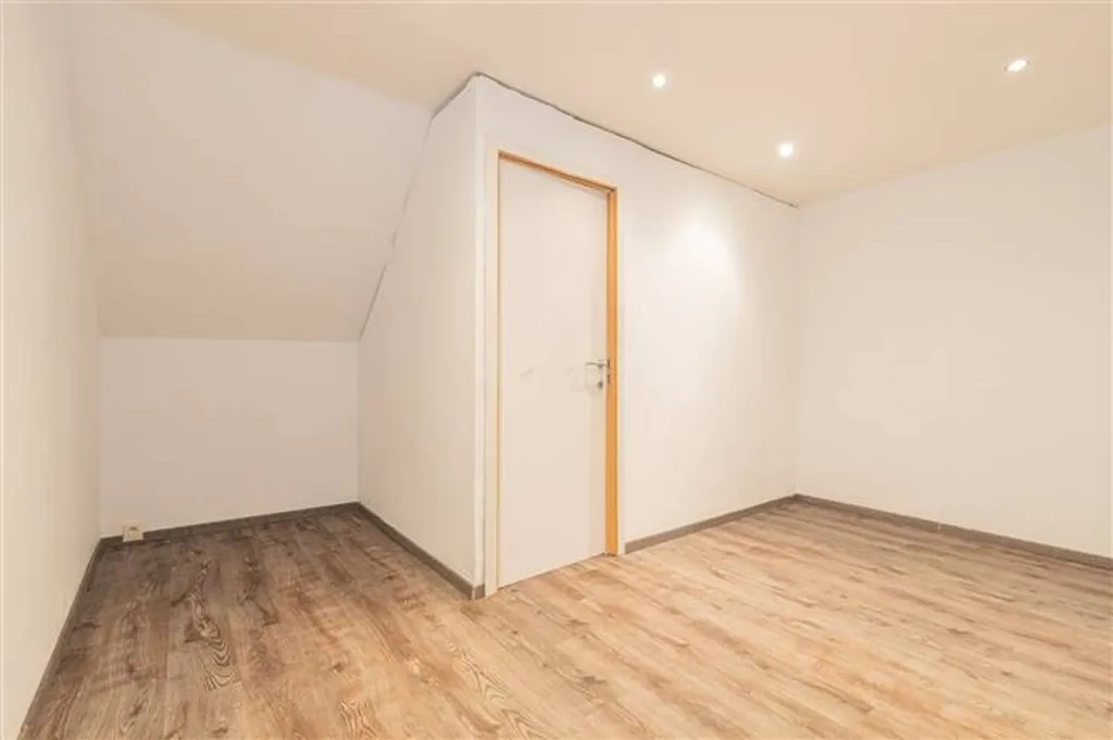 Habitaciones - One-Bedroom Apartment with Garage in Boom