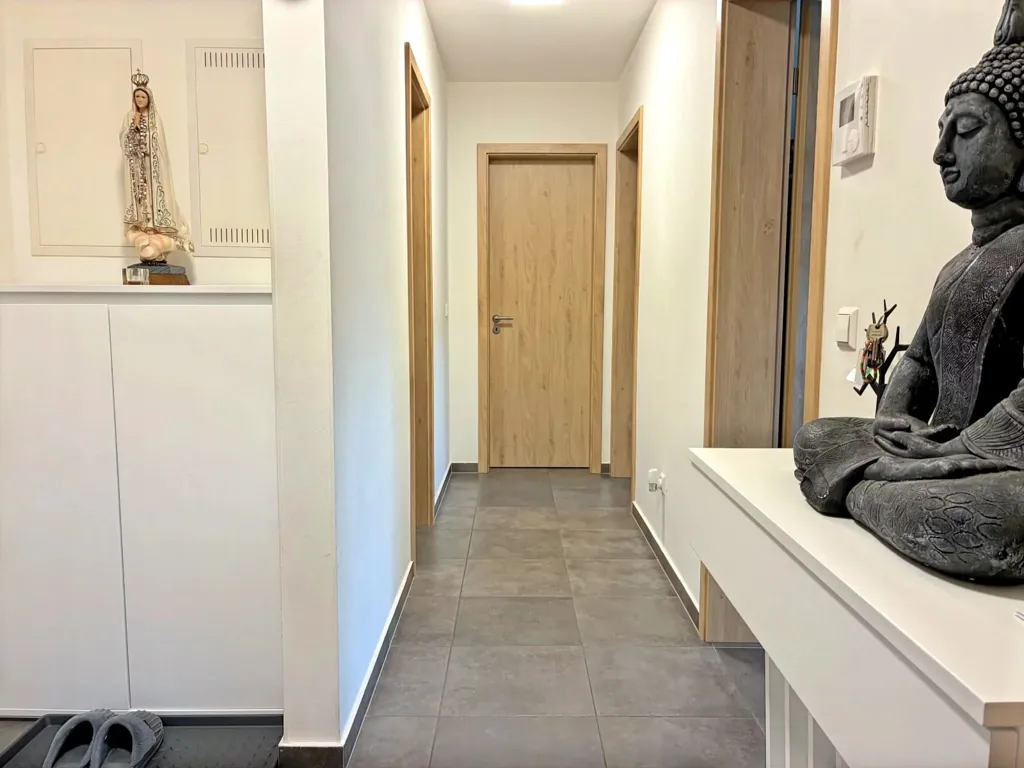 Entrée - Appartement avec Balcon et Parking à Pétange