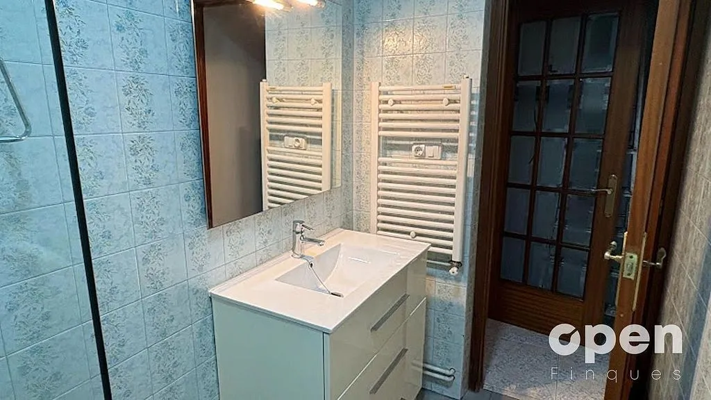 Vannitoad - Apartment with Garage in Terrassa
