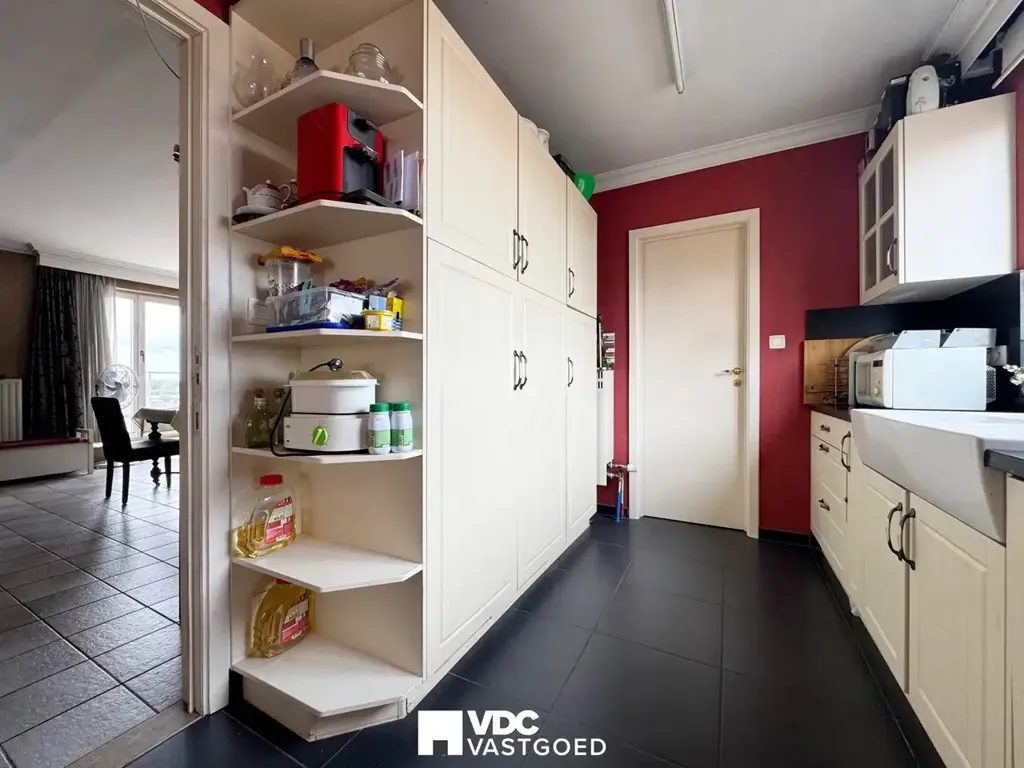 Cuisine - Penthouse avec Terrasse Panoramique au Centre de Tongeren