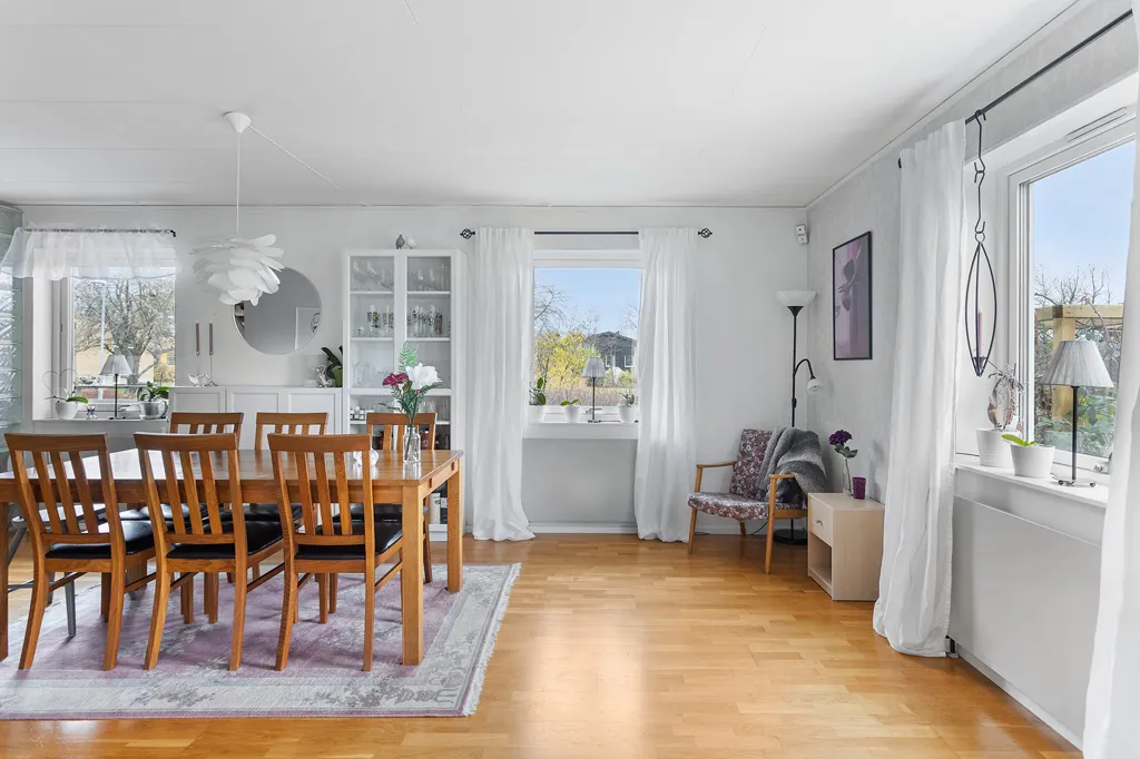 Salle à manger - Family Villa with Pool in Eskilstuna