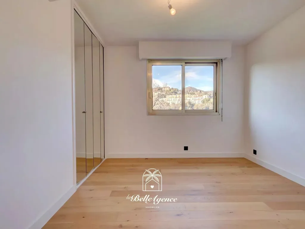 Rooms - 3-Bed Apartment with Terrace in Nice Cimiez